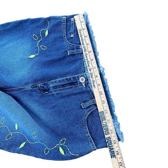 Faded Glory Jeans Girls Club Youth Plus 16.5 Pants Embroidered Cropped Capri - Picture 6 of 6